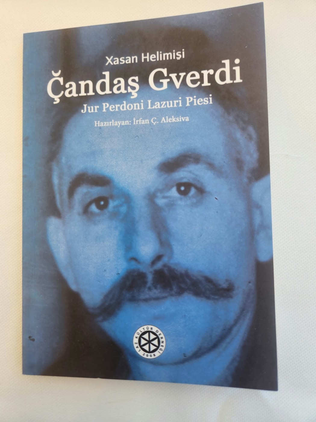 Çandaş Gverdi — Jur Perdoni Lazuri Piesi — ön kapak